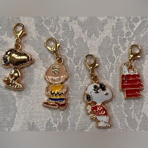 Peanuts Officially Licensed Jewelry Charms Gold and Enamel with Lobster Clip (1)